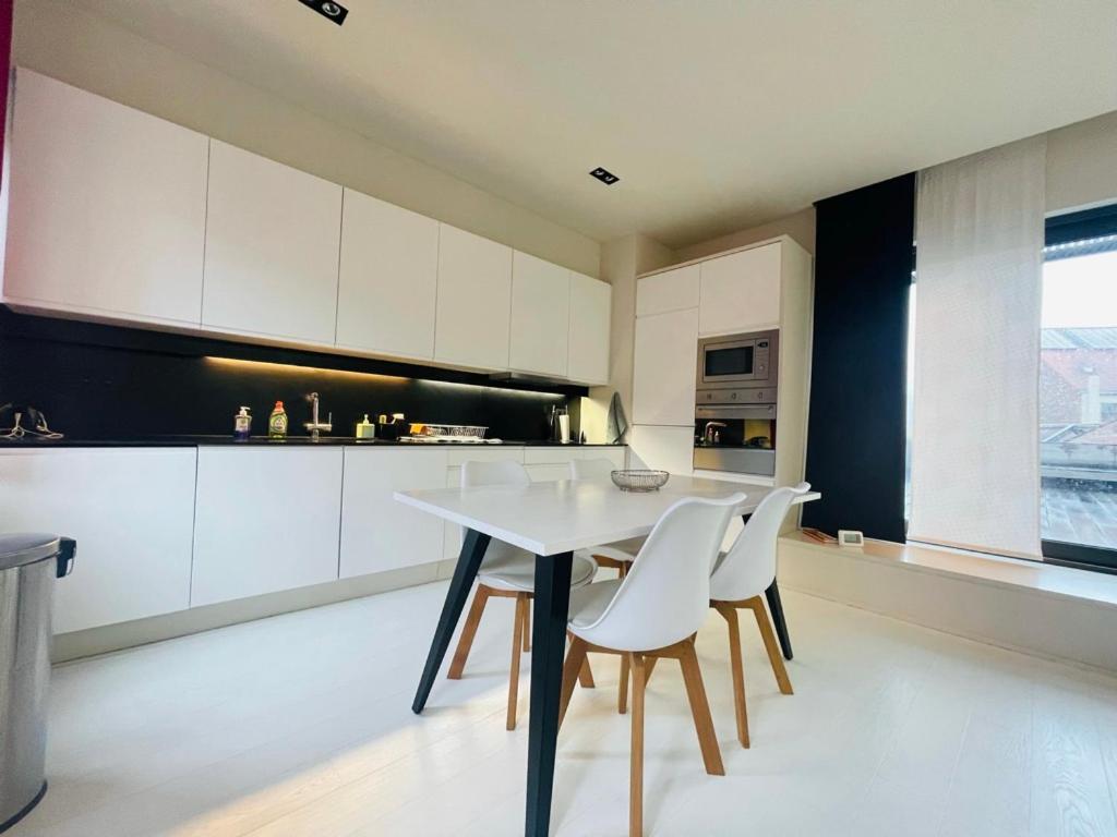 Down Town Penthouse With Private Parking Apartman Brüsszel Kültér fotó